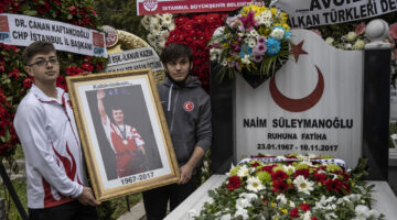 Naim Süleymanoğlu Kabri Başında Anıldı